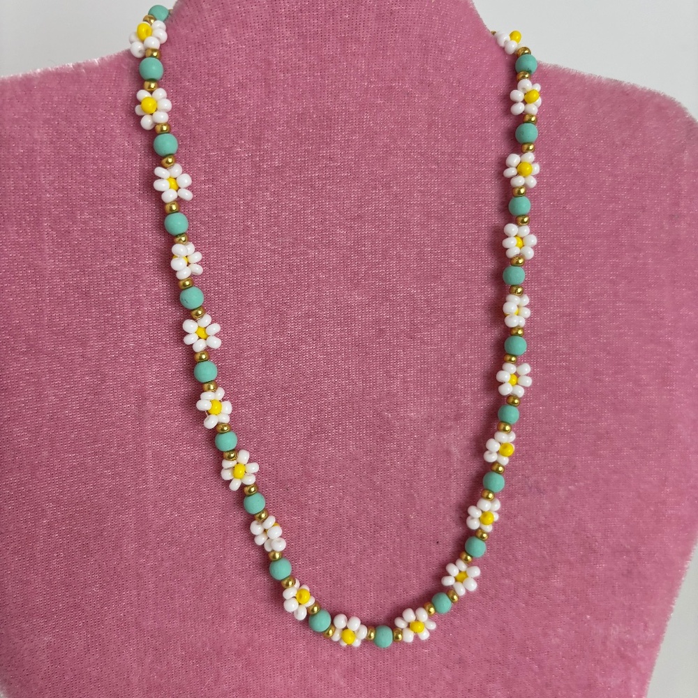 Handmade 16" Beaded Necklace Daisy Bead Design by Lily's Jewelry Designs